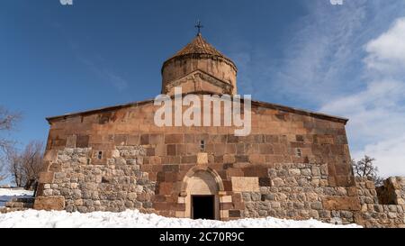 Akdamar Insel, Van, Türkei - Februar 2020: Akdamar Insel und Surpkirche Akdamar Kirche ist ein wichtiger religiöser Ort für das armenische Volk Stockfoto