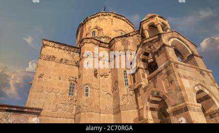Akdamar Insel, Van, Türkei - Februar 2020: Akdamar Insel und Surpkirche Akdamar Kirche ist ein wichtiger religiöser Ort für das armenische Volk Stockfoto