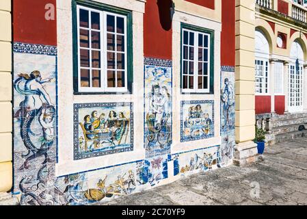 Detail mythologischer Azulejos an den Wänden des Palastes der Marquess von Fronteira in Lissabon, Portugal Stockfoto