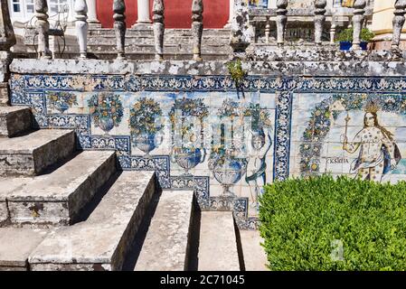 Detail mythologischer Azulejos an den Wänden des Palastes der Marquess von Fronteira in Lissabon, Portugal Stockfoto