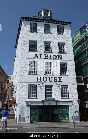 Kanalinseln. Guernsey. St. Peter Port. Albion House Inn am Quay. Stockfoto