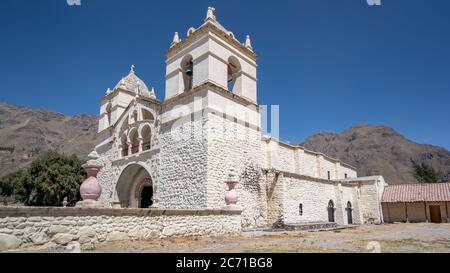 Maca, Peru - August 2017: Maca Kirche in der Colca Canyon Gegend. Chivay Stockfoto