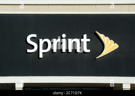 Melden Sie sich bei einem Sprint-Geschäft an Stockfoto