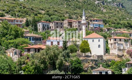 Doganbey, Türkei - Mai 2016: Panorama-Szene des historischen Doganbey Dorfes in Aydin Stadt Stockfoto