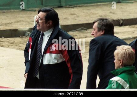 Ricky Tomlinson während der Dreharbeiten als Mike Bassett England Manager im Wembley Stadium, London 1998 Stockfoto