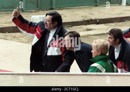 Ricky Tomlinson während der Dreharbeiten als Mike Bassett England Manager im Wembley Stadium, London 1998 Stockfoto