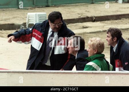 Ricky Tomlinson während der Dreharbeiten als Mike Bassett England Manager im Wembley Stadium, London 1998 Stockfoto