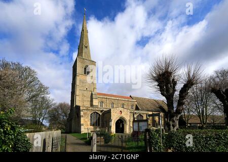 Die Kirche St. Peter und St. Paul, Fenstanton Dorf, Cambridgeshire, England, Großbritannien Stockfoto