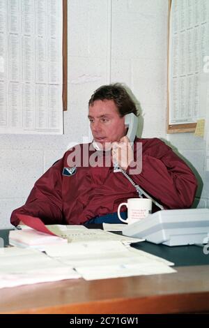 Harry Redknapp Manager von West Ham United in seinem Büro auf dem Ausbildungsgelände der Chadwell Heath im Jahr 1997 Stockfoto