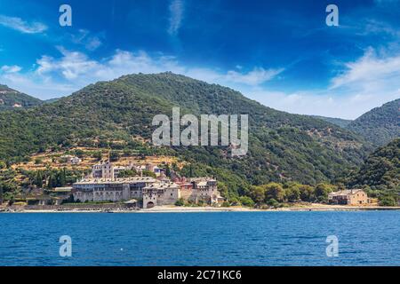 Xenophontos Kloster auf Berg Athos in Griechenland an einem Sommertag Stockfoto