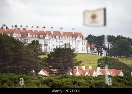 Turnberry, Schottland, Großbritannien. Juli 2020. Bild: Neue Forderungen nach einer Untersuchung der Geschäfte Trumps wurden gestellt, nachdem Trump Turnberry Resort die Erweiterung des Resorts und den Bau einer neuen Entwicklung auf dem umliegenden Land westlich des Hotelkomplexes in den Blick nimmt. Quelle: Colin Fisher/Alamy Live News Stockfoto