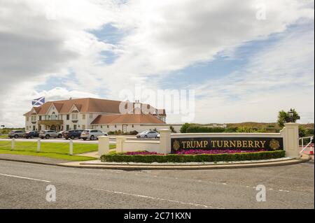 Turnberry, Schottland, Großbritannien. Juli 2020. Bild: Neue Forderungen nach einer Untersuchung der Geschäfte Trumps wurden gestellt, nachdem Trump Turnberry Resort die Erweiterung des Resorts und den Bau einer neuen Entwicklung auf dem umliegenden Land westlich des Hotelkomplexes in den Blick nimmt. Quelle: Colin Fisher/Alamy Live News Stockfoto