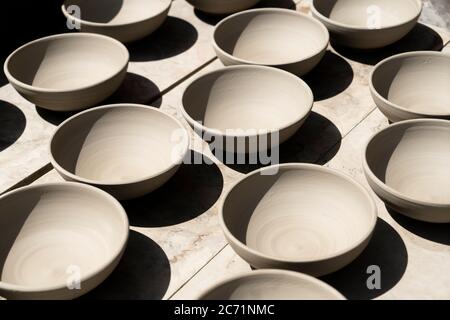 Handgemachte Töpferwaren aus nächster Nähe Stockfoto