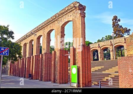 Aquädukt in El Clot öffentlichen Park in Barcelona Spanien Stockfoto