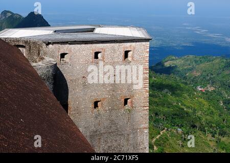 Der Blick auf die Festung und das Tal der Citadelle la ferriere bei Cap Haitien, Haiti. Stockfoto