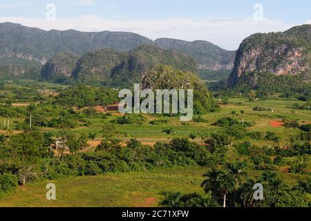 Blick von einem Beauty-Spot auf das Tabaktal Viniales in Kuba Stockfoto