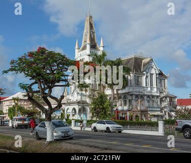 Guyana, Demerara-Mahaica Region, Georgetown, das alte Rathaus aus Holz gebaut und 1889 im Donau-gotischen Stil fertiggestellt. Es ist nicht mehr das Rathaus und ist in Verfall geraten. Stockfoto