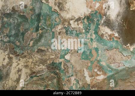 Die rissige brauner Farbe auf einem alten metallischen Oberfläche