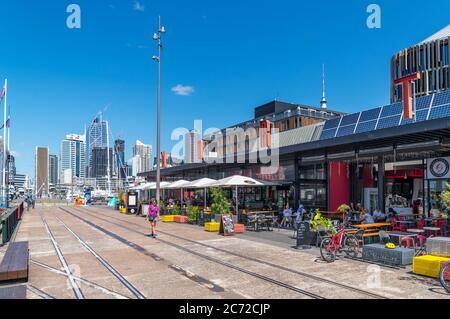 Cafés, Bars und Restaurants im Wynard Quarter, Viaduct Harbour, Auckland, Neuseeland Stockfoto