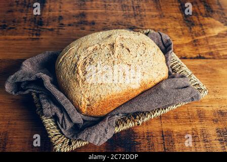 Hausgemachtes Vollkornbrot Stockfoto