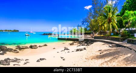 Tropische Ferien - beliebter Urlaubsort und Strände von Grand Bay auf Mauritius Stockfoto