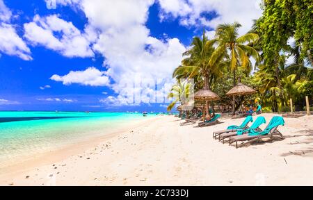 Wunderschöne idyllische Naturkulisse - tropischer Strand der Insel Mauritius, Le Morne Stockfoto