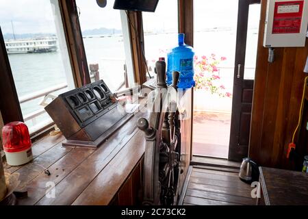 Ha Long Bay Vietnam - 2. Juli 2020: Eine Kabine eines Kreuzfahrtschiffes in der Halong Bay Stockfoto