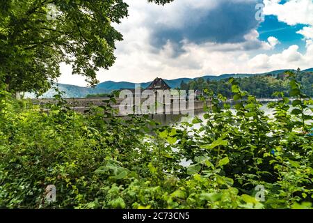 Edersee-Staumauer im Sommer nordhessen - deutschland Stockfoto