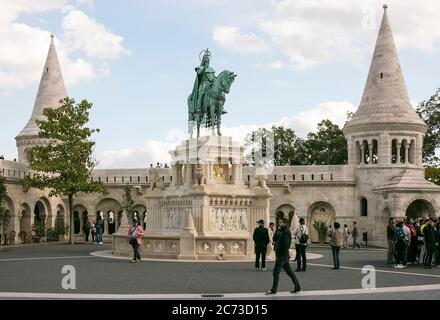 Statue des heiligen Stephanus, Fischerbastei, Burgviertel, Buda, Budapest, Ungarn Stockfoto