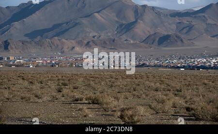 Die Stadt Olgii ist die Hauptstadt der Provinz Bayan-Olgii in der westlichen Mongolei. Stockfoto