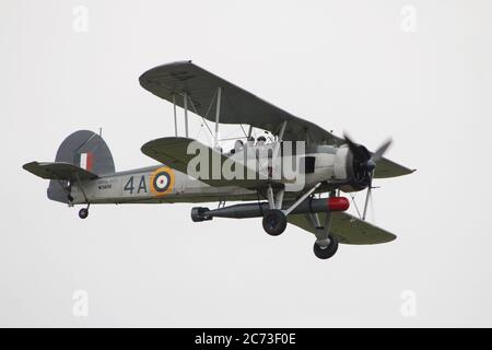 G-BGMC, ein Fairey Swordfish I (früher W5856 im Royal Navy Service), betrieben von der Royal Navy Historic Flight, die 2016 bei East Fortune angezeigt wird. Stockfoto