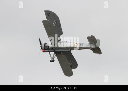 G-BGMC, ein Fairey Swordfish I (früher W5856 im Royal Navy Service), betrieben von der Royal Navy Historic Flight, die 2016 bei East Fortune angezeigt wird. Stockfoto