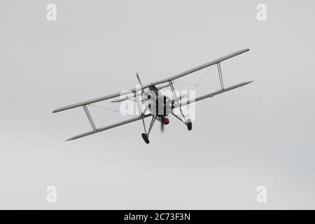 G-BGMC, ein Fairey Swordfish I (früher W5856 im Royal Navy Service), betrieben von der Royal Navy Historic Flight, die 2016 bei East Fortune angezeigt wird. Stockfoto