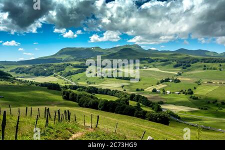 Monts Dore, Sancy Mountain. Vulkane der Auvergne Naturpark. Puy-de-Dome; Auvergne-Rhone-Alpes. Frankreich Stockfoto