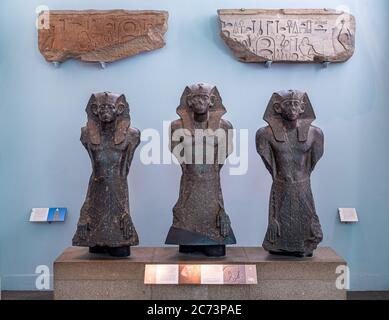 London, Großbritannien. Etwa Dezember 2019. Ägyptische Statuen im britischen Museum. Ägypten Statuen. Stockfoto