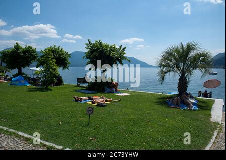 Europa, Italien, Cannobio, Italien, - Seeufer Park Lago Maggiore, Strand von Cannero Riviera Stockfoto