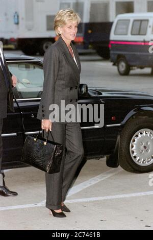 Diana Princess of Wales verlässt im September 1996 den Londoner Flughafen Heathrow. Stockfoto