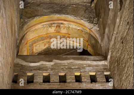 Europa, Italien, Latium, Rom, Archäologie im Domus Aurea Palast. Die archäologische Stätte Domus Aurea ist ein großer Palast, der auf Befehl des Nerone Kaisers in der Nähe von Anfiteatro Flavio namens Colosseo erbaut wurde. Stockfoto