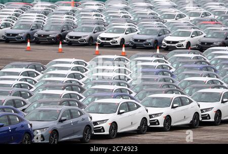 Neue Honda Civic Autos direkt aus der Produktionslinie bereit für den Export in Southampton Docks, Großbritannien Stockfoto