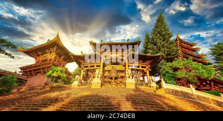 Minh Thanh Pagode, eine majestätische buddhistische architektonische Struktur in Pleiku Stadt in Vietnam. Es ist die schönste Pagode mit einzigartiger Architektur Hafen Stockfoto
