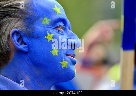 Anti-Brexit-Protestler beim Votum-Marsch für ein zweites Brexit-Referendum, London, 20. Oktober 2018 Stockfoto