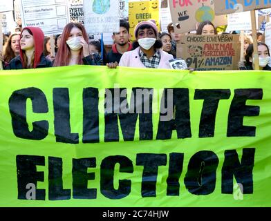 Freitags für zukünftige Klimastürmer demonstrieren in Westminster gegen den Klimawandel. London, Großbritannien. November 2019. Stockfoto