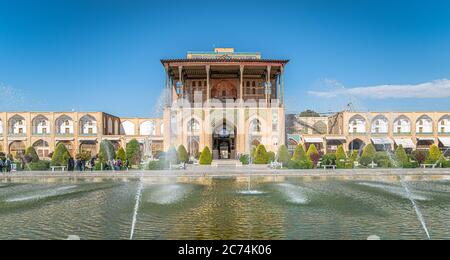 Isfahan, Iran - Mai 2019: Aali Qapu Palast auf Isfahan Naqsh-e Jahan Platz Stockfoto