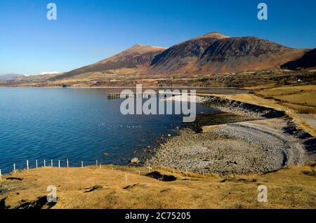 Gyrn Goch und Gyrn Ddu Berge von Clogwyn, Trefor, Lleyn-Halbinsel, Gwynedd, Nordwales. Stockfoto