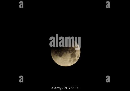 Mondfinsternis Nahaufnahme zeigt die Details der Mondoberfläche. Stockfoto