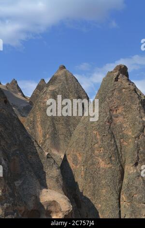 Wunderschöne geschnitzte Naturlandschaften in Kappadokien, Türkei Stockfoto