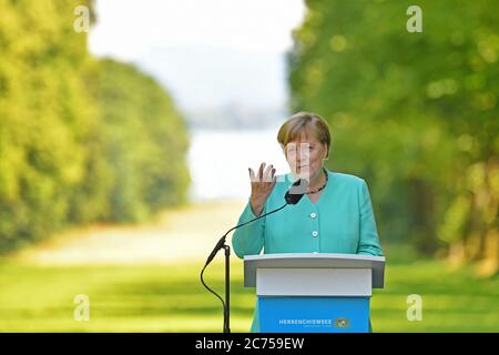 Prien, Deutschland. Juli 2020. Bundeskanzlerin Angela MERKEL (CDU) bei der Pressekonferenz. Das Bayerische Kabinett trifft am 14. Juli 2020 auf Schloss Herrenchiemsee Bundeskanzlerin Merkel. Quelle: dpa/Alamy Live News Stockfoto