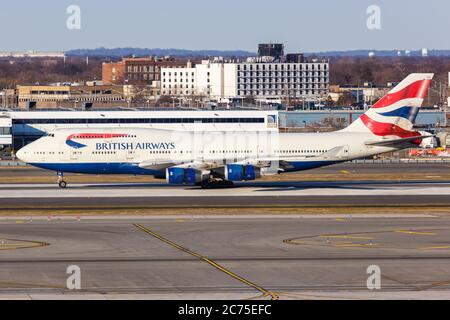New York City, New York - 1. März 2020: British Airways Boeing 747-400 Flugzeug New York JFK Flughafen in den Vereinigten Staaten. Boeing ist eine amerikanische airc Stockfoto