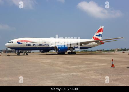 Male, Malediven - 17. Februar 2018: British Airways Boeing 777-200ER Flugzeug am Flughafen Male (MLE) auf den Malediven. Boeing ist ein amerikanisches Flugzeug ma Stockfoto