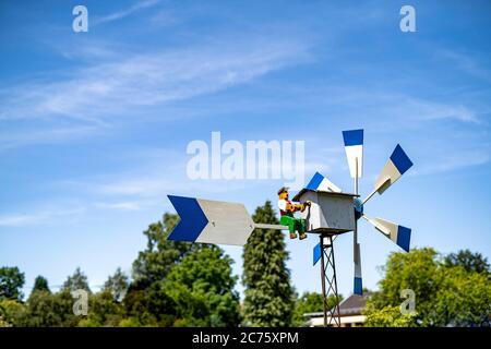 Windmühle mit blauer Himmel Stockfoto